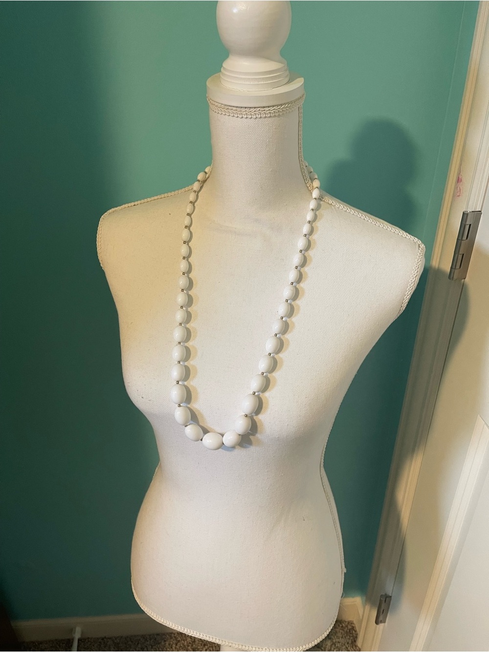 Vintage White Beaded Necklace - Women Jewelry